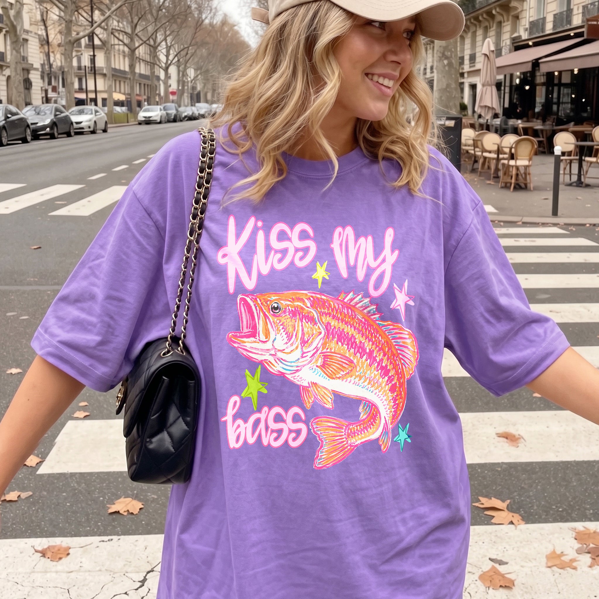 BojjiCo Kiss My Bass Graphic Tee For Women Preppy Coastal Retro Aesthetic Royal Blue Cotton T-Shirt Pastel Pink Fishing Summer Lake Outfit Funny Angler Gift Large Mouth Bass Southern Prep Y2K Trendy Clothes