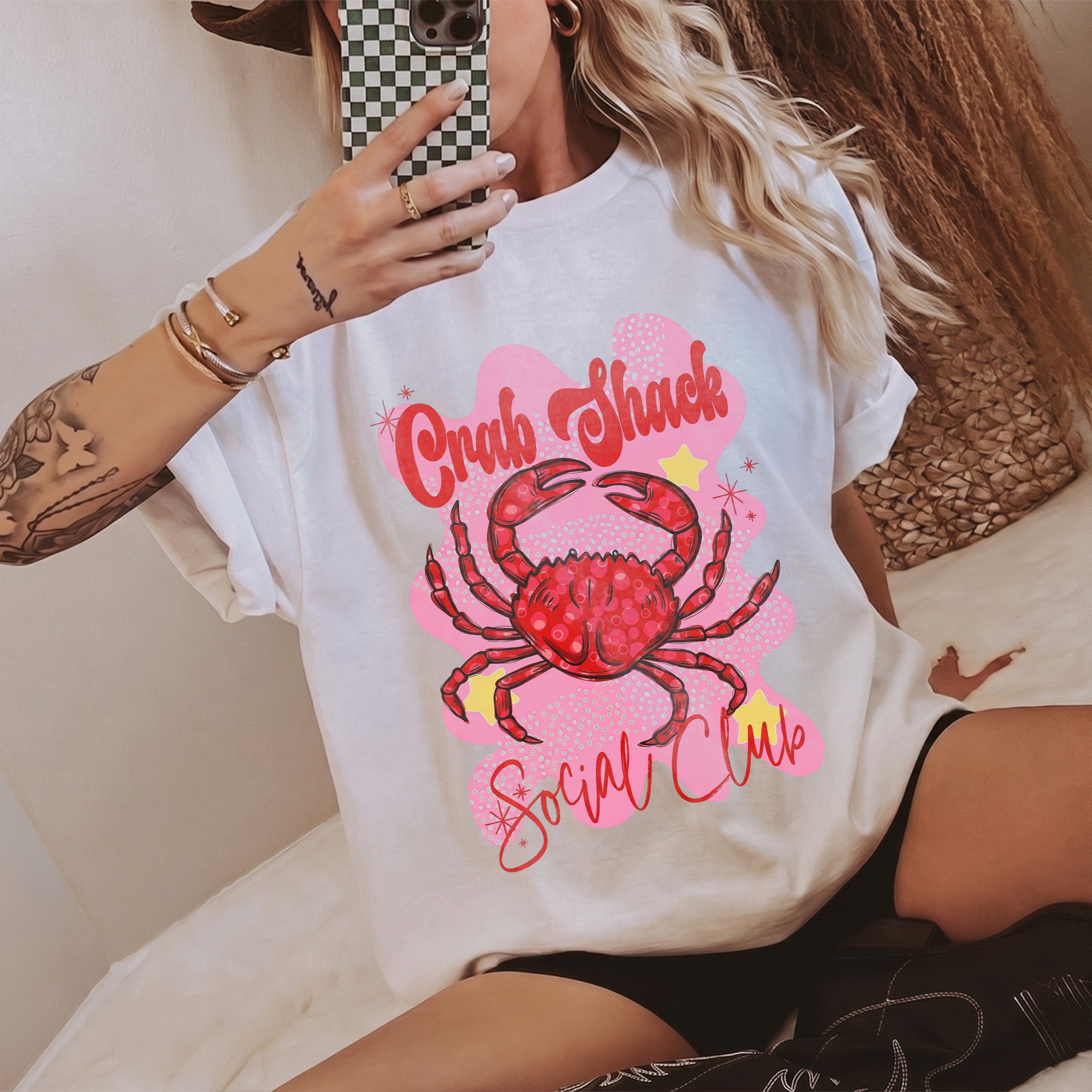 Bojjico Crab Shack Social Club Graphic T-Shirt For Women Retro Coastal Preppy Summer Aesthetic Light Yellow Cotton Tee Funny Crabby Beach Vacation Shirt Coquette Ocean Life Apparel Trendy Spring Break Graphic Top