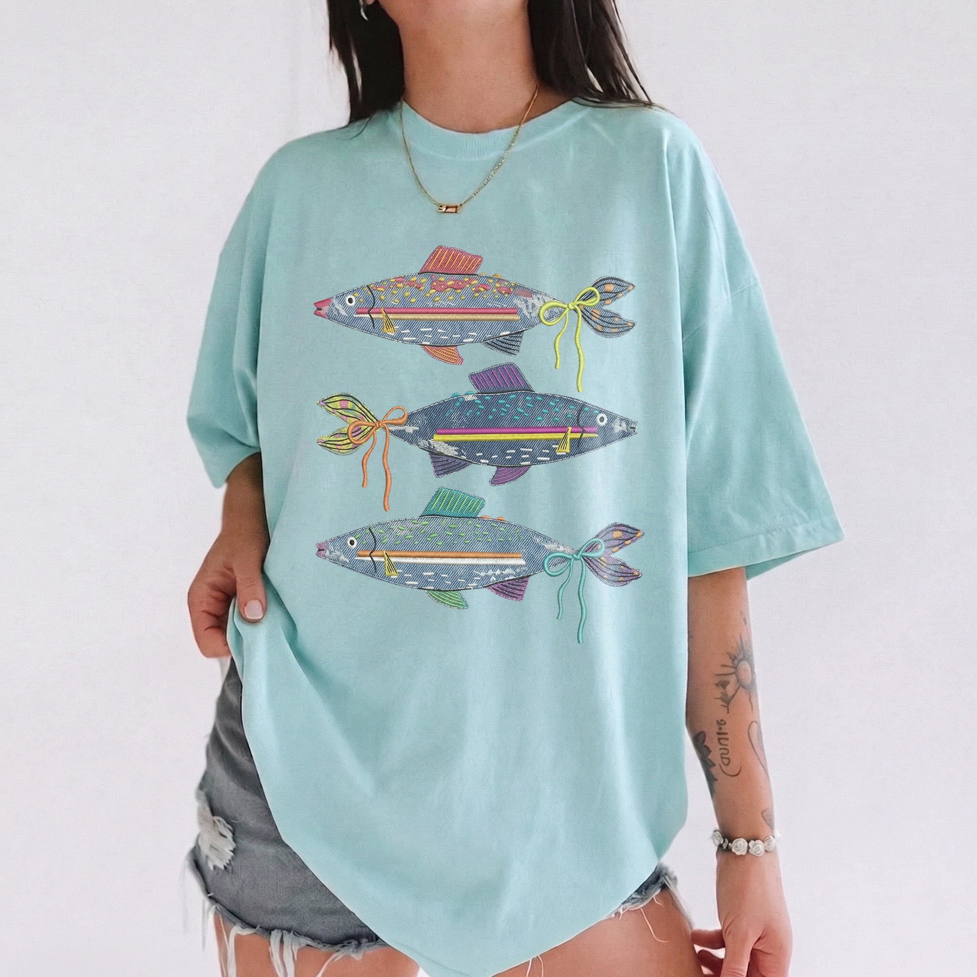 Bojjico Women's Preppy Denim Fish Shirt Coquette Bow Oversized Graphic T-Shirt Colorful Maximalist Summer Vacation Beach Tee Pink Cotton Blend Funny Fishing Top Casual Loose Fit Short Sleeve Coastal Aesthetic Trendy Outfit