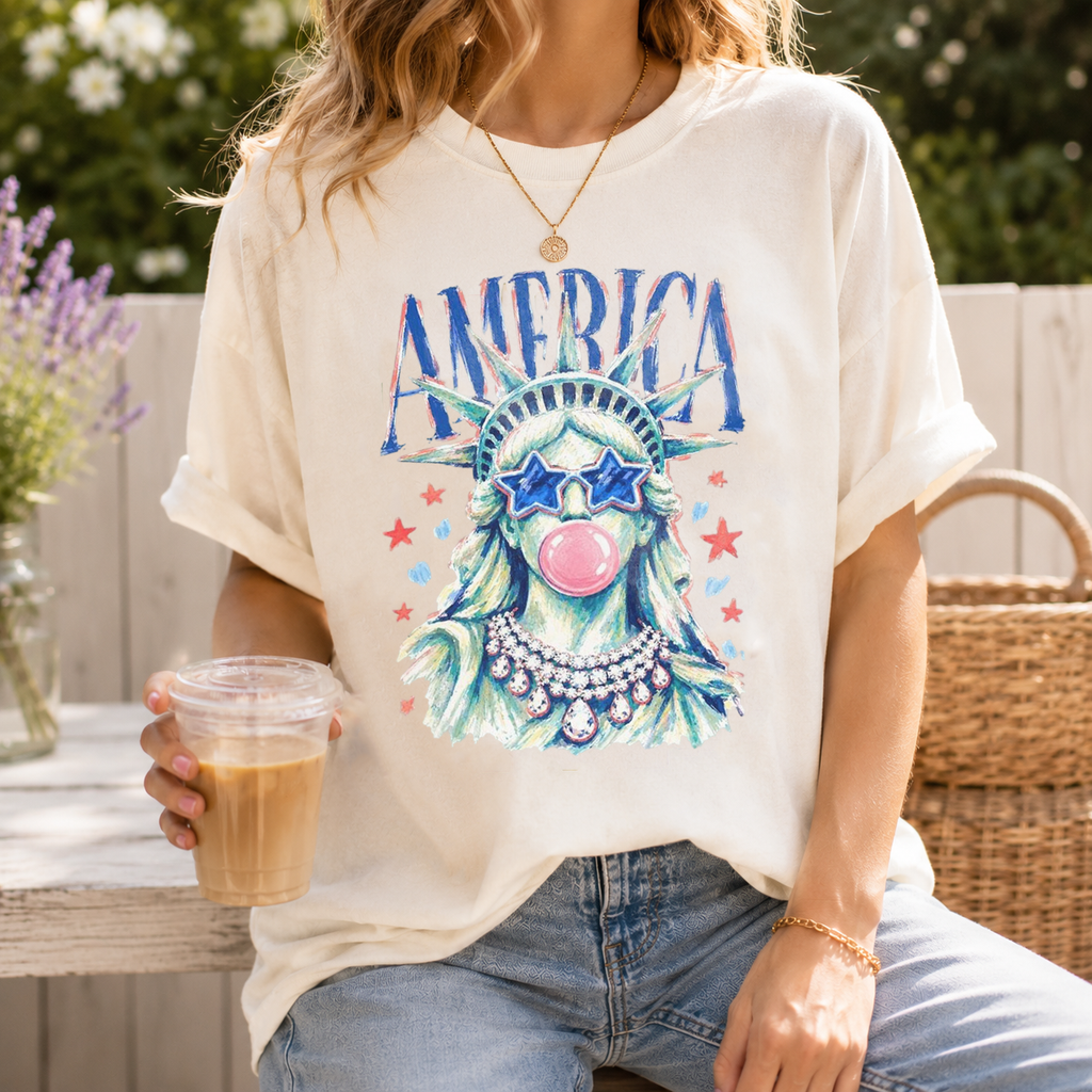 Bojjico America Statue of Liberty Graphic Tee Women's Pop Art Americana Indie Sleaze Pink Cotton Blend T-Shirt, Statue of Liberty Blowing Bubble Gum Shirt, 4th of July 250th Anniversary Outfit, Independence Day Tee America 250.