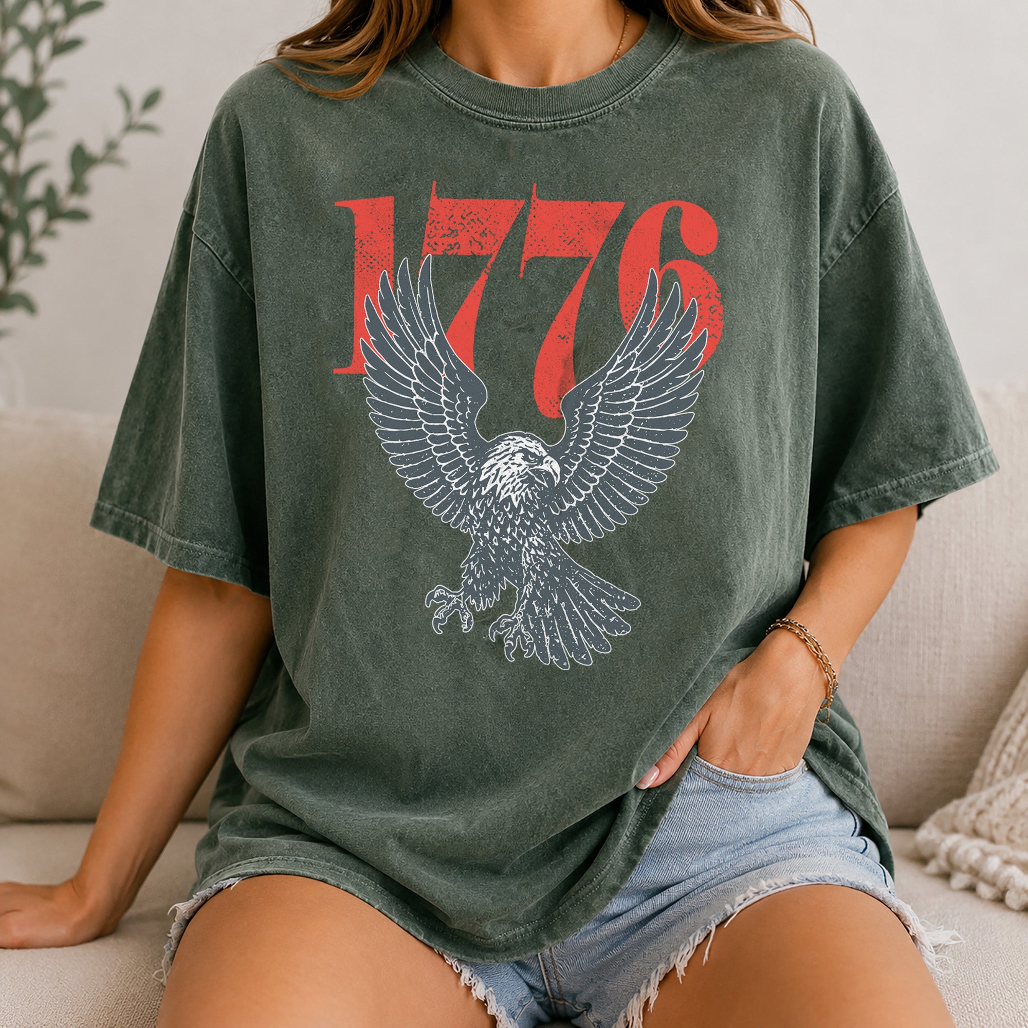 1776 Eagle Graphic Tee T-Shirt For Women Vintage Americana Retro Casual Cream Cotton Oversized Loose Fit Top 250th Anniversary American 4th of July USA Independence Day Semiquincentennial America 250 Patriotic Shirt
