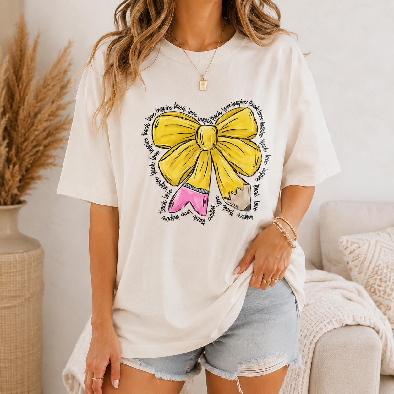 Bojjico Teach Love Inspire Pencil Bow Teachers Shirt Graphic Tee for Teachers Coquette Preppy Teacher Core Pastel Pink Cotton Back to School Teacher Appreciation Cute Outfit Oversized Comfort T-Shirt Gift for Educator 100 Days of School Retro Apparel
