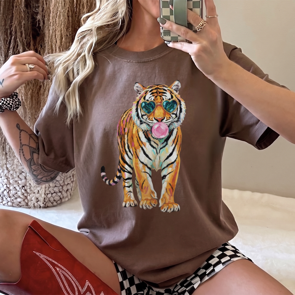 BojjiCo Bubblegum Tiger Heart Sunglasses Oversized Graphic T-Shirt For Women Preppy Retro Street Style Black Cotton Blend Loose Fit Trendy Casual Top All-Season Animal Print Tee Novelty Graphic Shirt Cute Summer Festival Outfit
