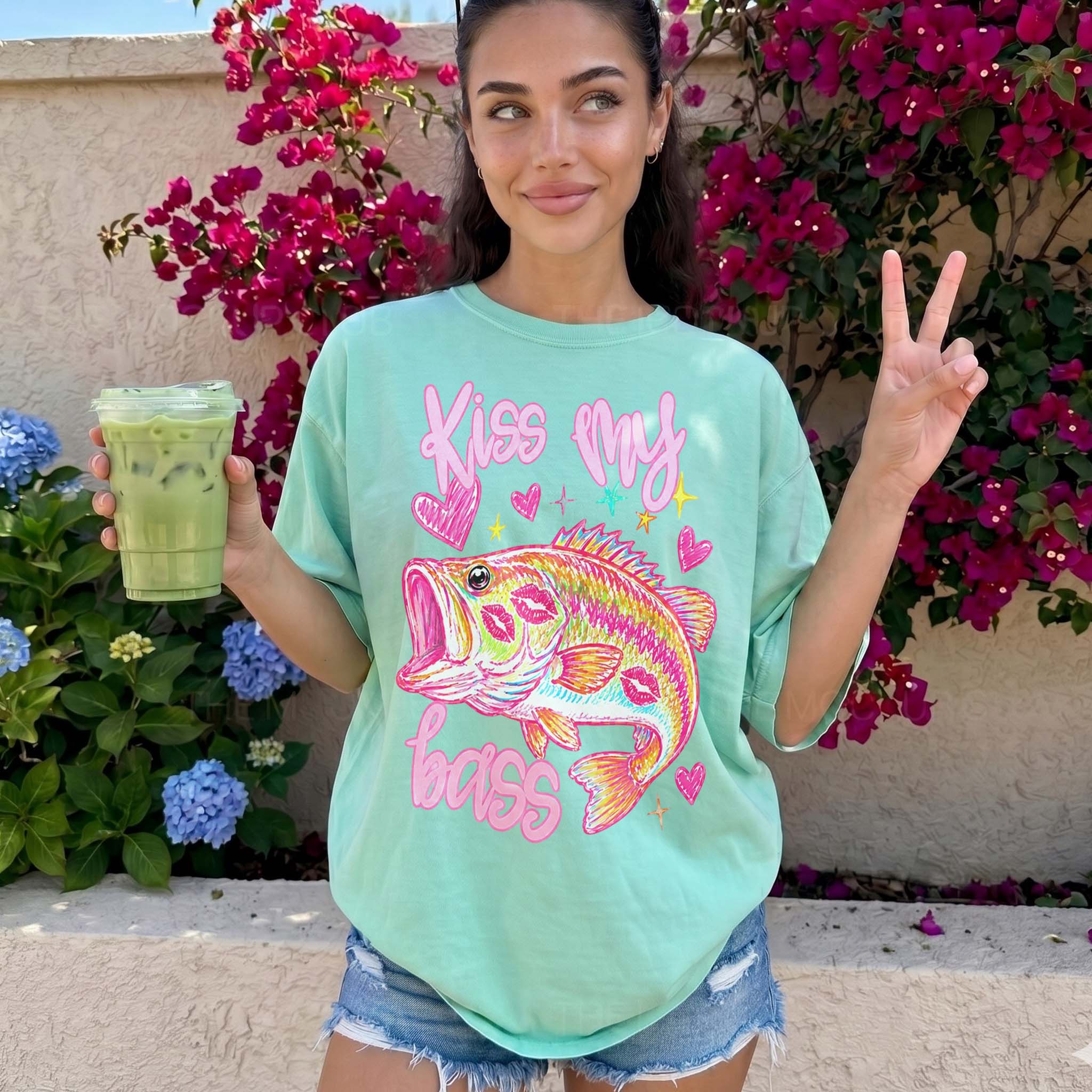 BojjiCo Trendy Kiss My Bass Graphic T-Shirt For Women Preppy Coquette Y2K Aesthetic Pink Cotton Blend Funny Fishing Gifts Vintage Fisher Tee Summer Tops Limited Edition Birthday Gift For Her Unisex Streetwear Garment Casual Crewneck T-Shirt
