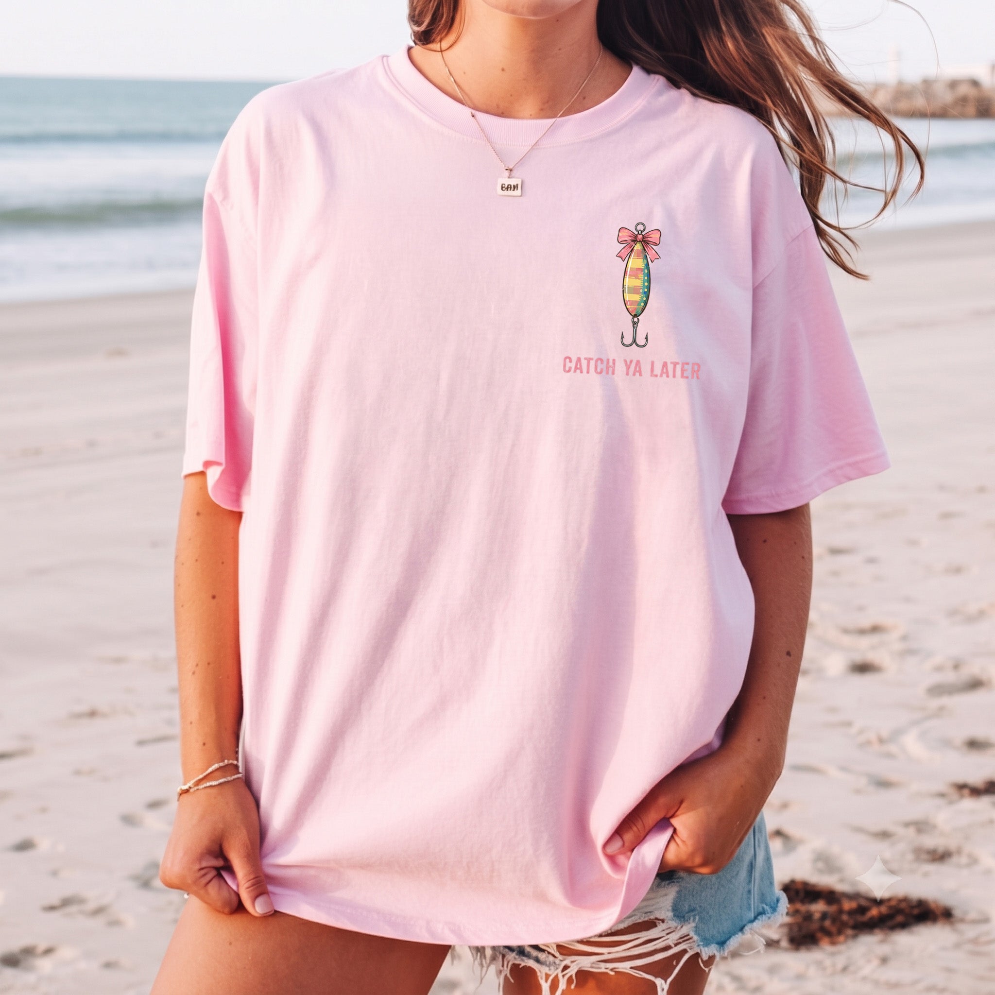 BojjiCo Catcher Ya Later Fishing T-Shirt Cute Catch Ya Later Graphic Tee Coquette Fishing Lures Rod Retro Women Fisherman Gift Trendy Summer Beach Oversized T-Shirt Aesthetic Funny Pink Fishing Rod Bow Shirt