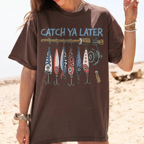 BojjiCo Catch Ya Later Fishing T-Shirt Funny Fishing Lures Graphic Tee Retro Fisherman Gifted Trendy Summer Beach Shirt Oversized Aesthetic Cute Outdoor Fish T-Shirt for Women