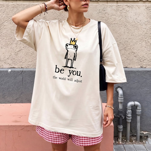 BojjiCo Crown Frog Be You The World Will Adjust T-Shirt Unisex Japanese Streetwear Vintage Stays True To Self Washed Aesthetic Light Beige Cotton Graphic Tee Grumpy Frog Novelty Meme Shirt For Casual Everyday Wear