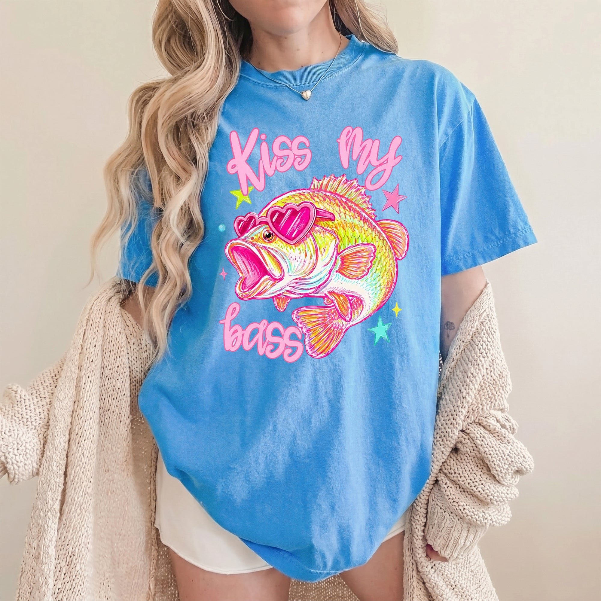 BojjiCo Kiss My Bass Graphic T-Shirt Unisex Y2K Preppy Retro Coquette Aesthetic Light Blue Cotton Blend Tee Pink Heart Sunglasses Fish Design Vintage Style Fisher Apparel Birthday Gift For Anglers Summer Outdoors Vacation Wear