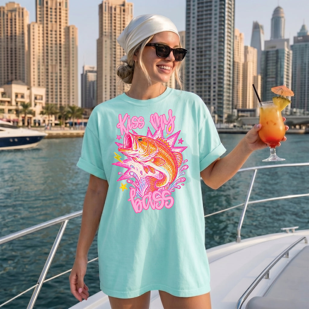 BojjiCo Kiss My Bass Funny Fishing Graphic T-Shirt For Women Preppy Coastal Lake Aesthetic Summer Outfit White Cotton Y2K Retro Pastel Neon Fish Tee Largemouth Bass Angler Gift For Her Trendy Novelty Fishing Apparel
