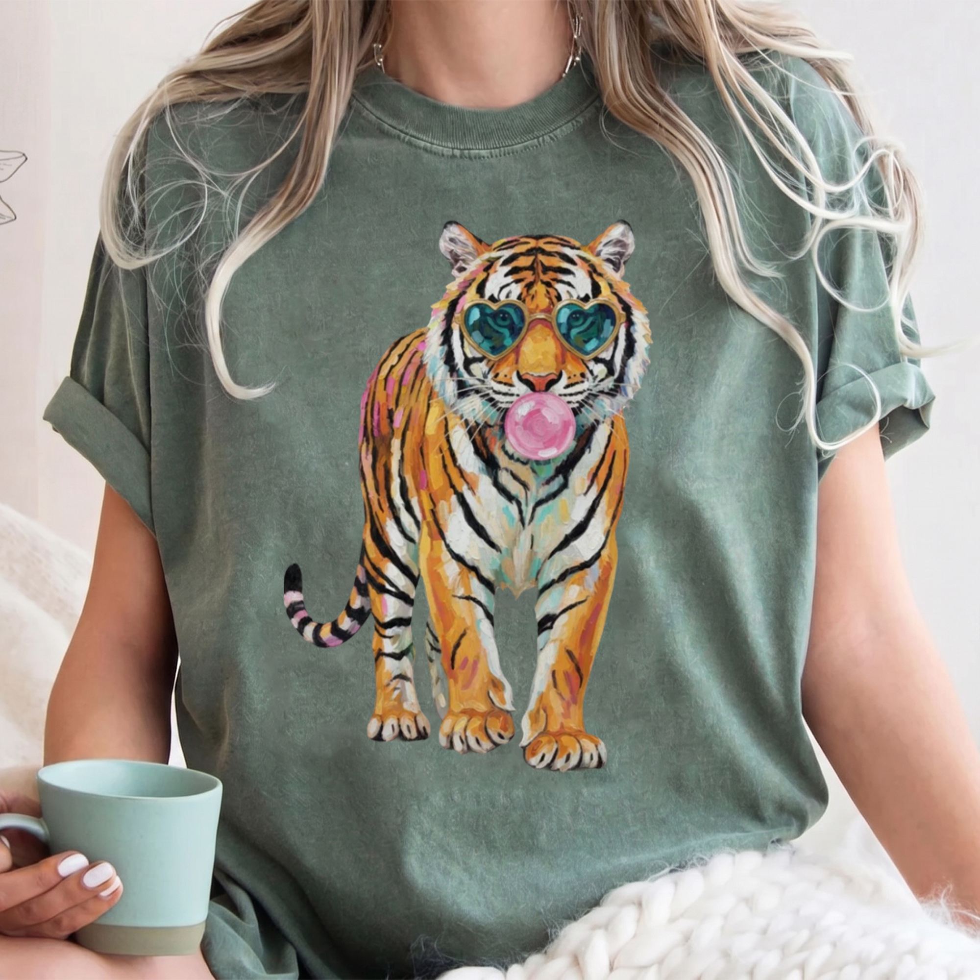 BojjiCo Bubblegum Tiger Heart Sunglasses Oversized Graphic T-Shirt For Women Preppy Retro Street Style Black Cotton Blend Loose Fit Trendy Casual Top All-Season Animal Print Tee Novelty Graphic Shirt Cute Summer Festival Outfit