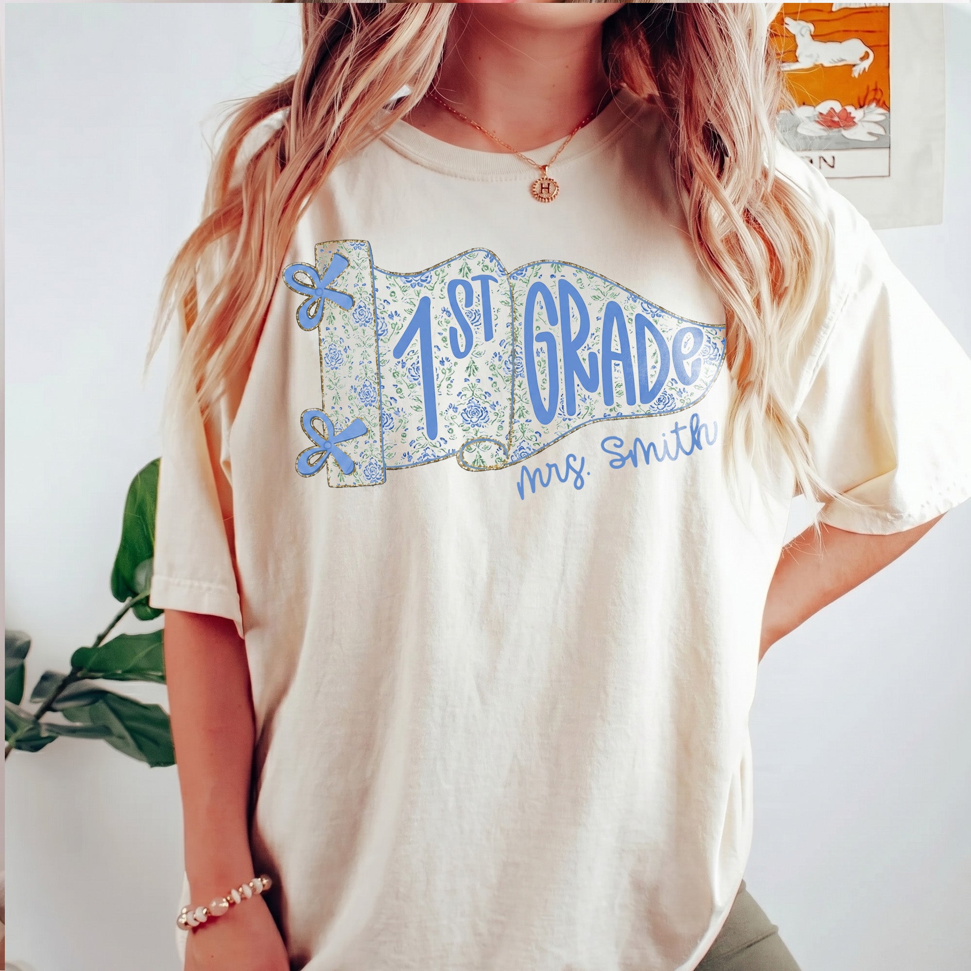 Bojjico Personalized Pre K Preschool Kindergarten 5th Grade Floral Pennant Teacher T Shirt for Women Teachers Preppy Girly Teachercore Aesthetic Mint Green Cotton Oversized Fit Back To School First Day Outfit Custom Grade Level Graphic Tee (Copy)