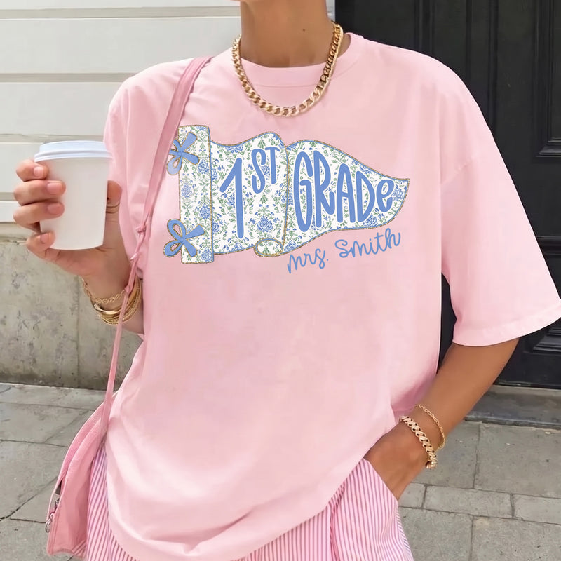 Bojjico Personalized Pre K Preschool Kindergarten 5th Grade Floral Pennant Teacher T Shirt for Women Teachers Preppy Girly Teachercore Aesthetic Mint Green Cotton Oversized Fit Back To School First Day Outfit Custom Grade Level Graphic Tee (Copy)