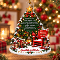 Personalized Spanish memorial acrylic Christmas ornament with a red rocking chair, cardinal, and holiday tree design against