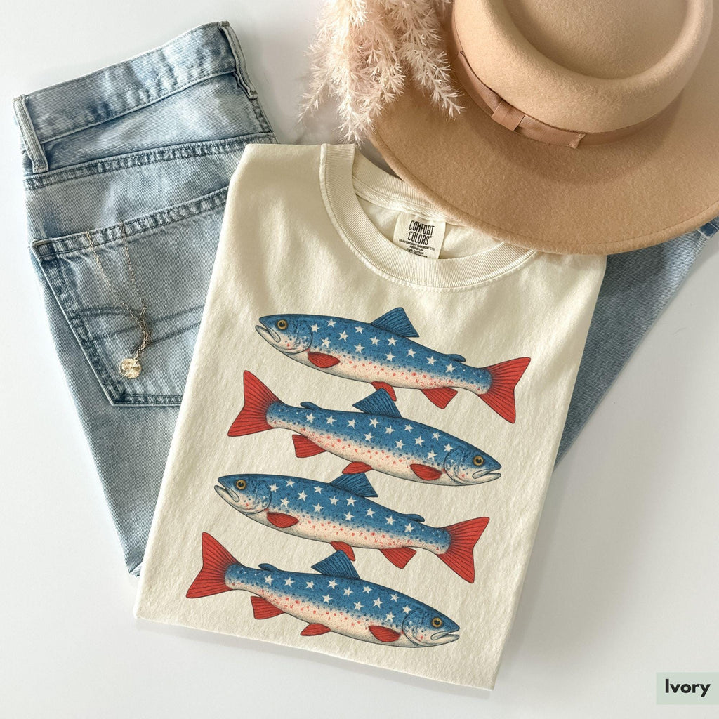 Bojjico Patriotic American Flag Trout Fish Oversized Graphic T-Shirt for Women Vintage Retro Americana Aesthetic Faded Charcoal Cotton Tee 4th of July Fishing Apparel Summer Loose Casual Top Independence Day Bass Fisherman Shirt Gift