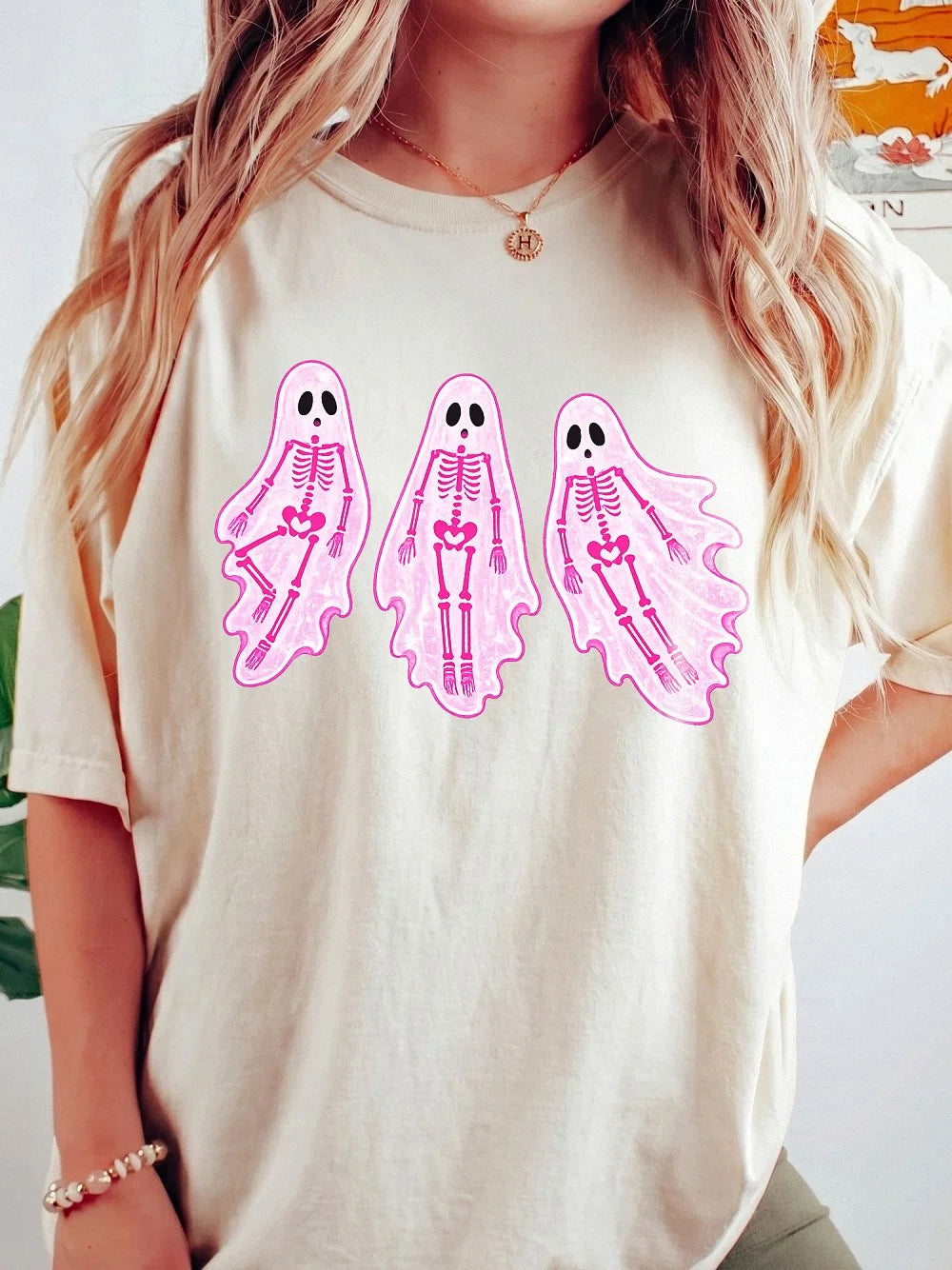 Cute Pink Skeleton Ghost Halloween T-Shirt Oversized Spooky Season Graphic Tee