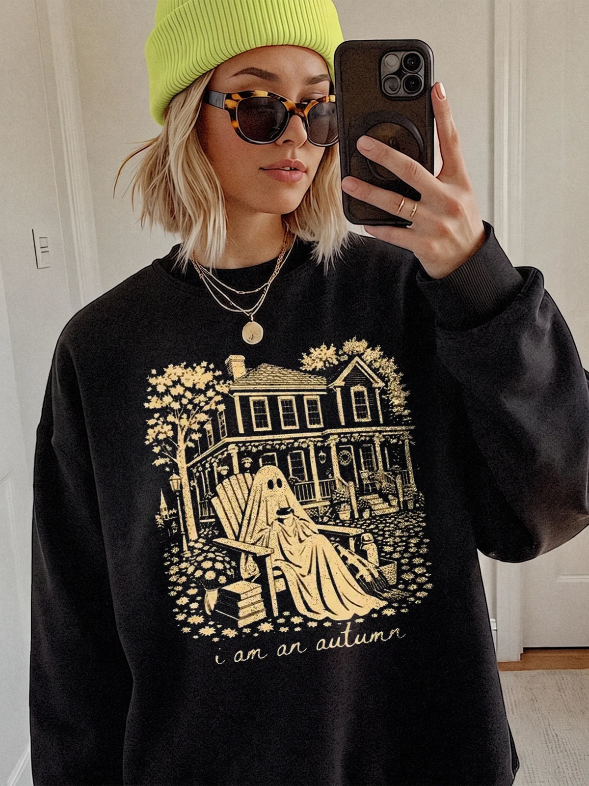 I Am An Autumn Ghost Reading T-Shirt Cozy Fall House Aesthetic