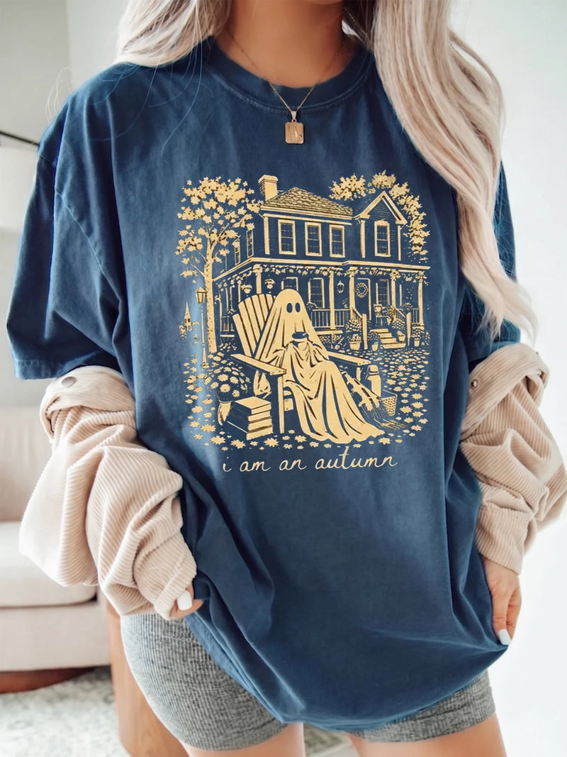 I Am An Autumn Reading Ghost T-Shirt Cozy Fall Aesthetic Graphic Tee