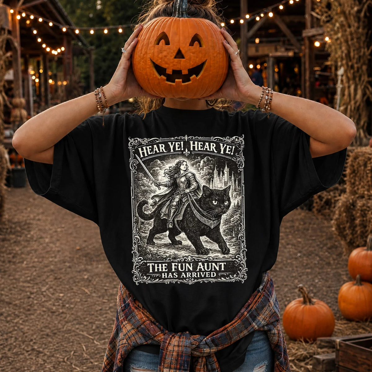 Hear Ye Hear Ye The Fun Aunt Has Arrived T-Shirt Vintage Gothic Halloween Gift